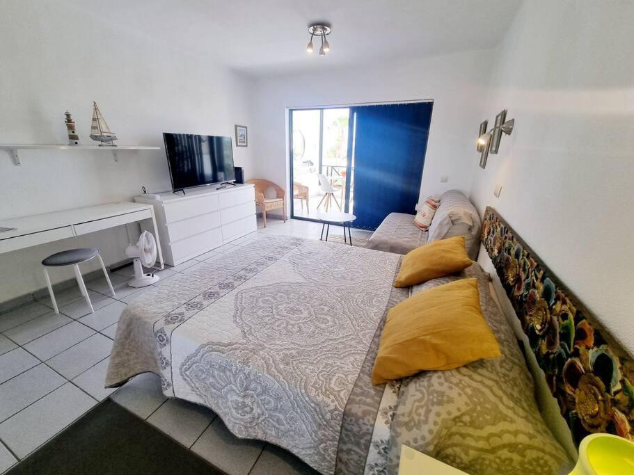 Luxury Ocean View Playa Roca Apartment กอสตา เตกีสเซ ภายนอก รูปภาพ