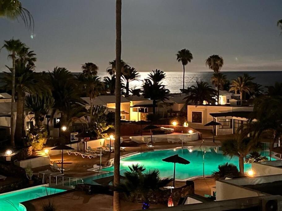 Luxury Ocean View Playa Roca Apartment กอสตา เตกีสเซ ภายนอก รูปภาพ